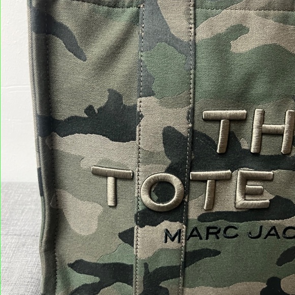 Marc Jacob’s Camo Large Tote Bag - Picture 2 of 11